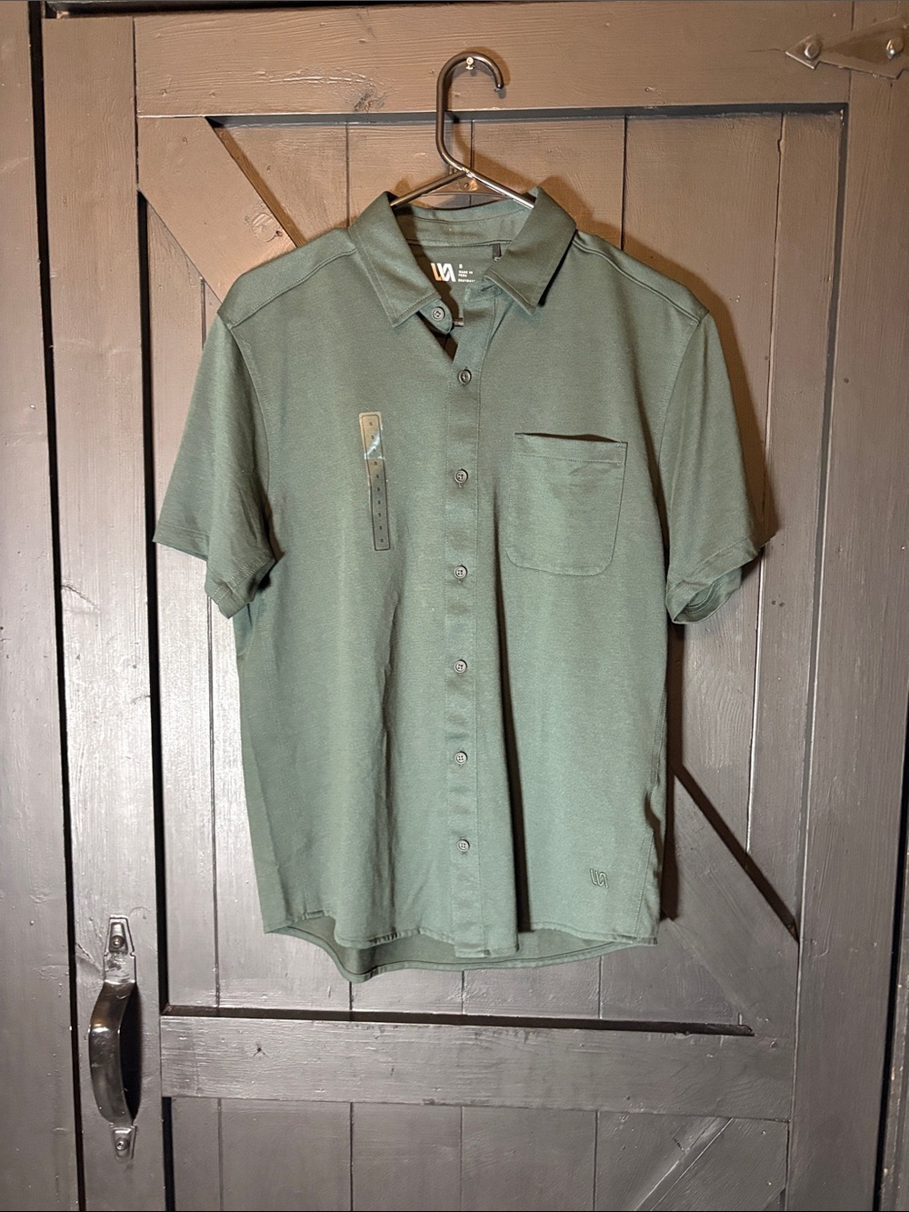 Men's Short-Sleeve Casual Button-Down Shirt in Olive Green